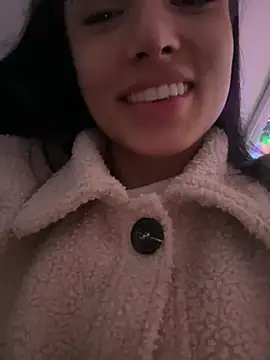 EvaMoet online show from December 8, 2024, 2:07 am