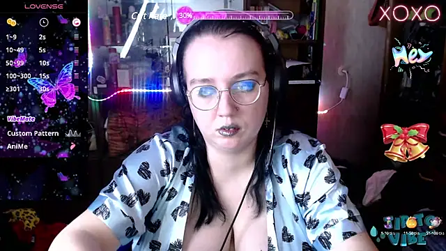 LeonaHarrison online show from December 9, 2024, 10:11 am