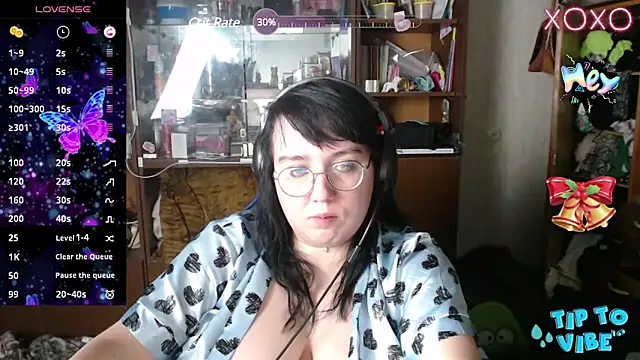 LeonaHarrison online show from December 13, 2024, 10:45 pm