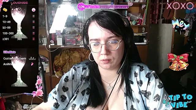 LeonaHarrison online show from January 28, 2025, 1:16 pm