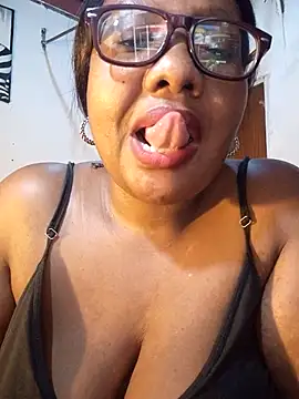 YELLOW BONE online show from November 26, 2025, 8:54 pm