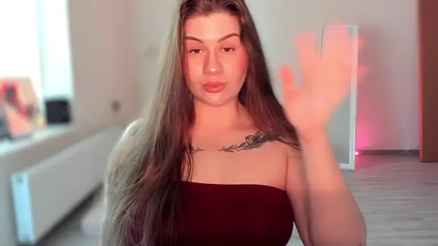 JuicyHelenX online show from May 19, 2026, 3:18 pm