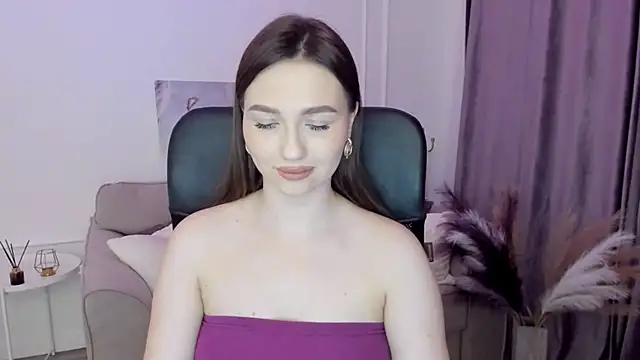 GracefulLook online show from March 3, 2025, 5:39 pm