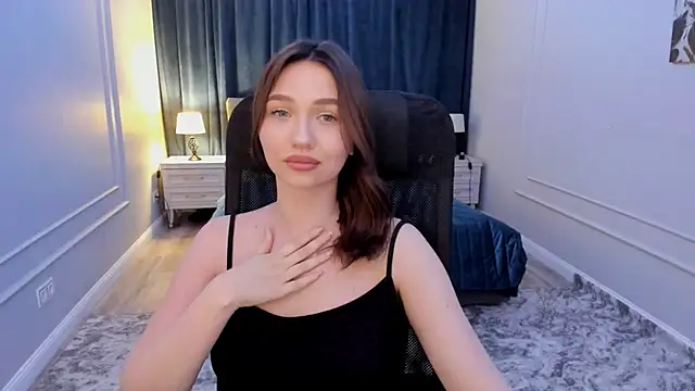 GracefulLook online show from March 18, 2025, 2:36 am