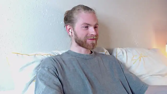 Snapshot of Damien_Bi chatting on January 13, 2025, 12:19 am Damien Bi online show from January 13, 2025, 12:19 am