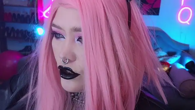 wickedxqueen online show from December 14, 2024, 11:01 pm