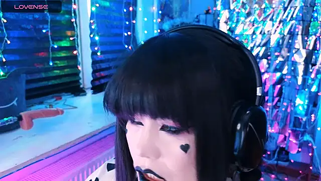 wickedxqueen online show from February 20, 2025, 5:44 am