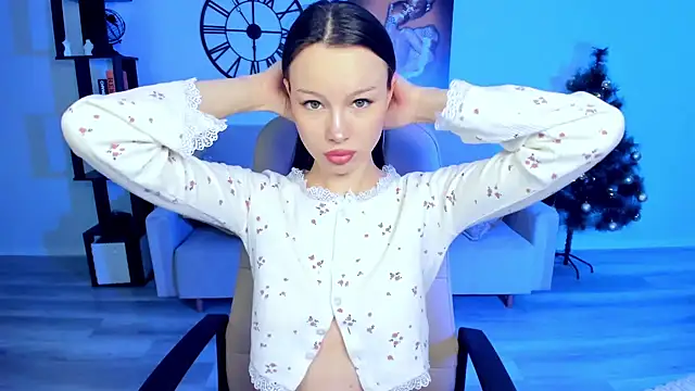 KaitieLove online show from December 28, 2024, 5:14 pm
