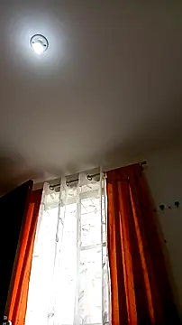 JohanyLatino online show from April 4, 2026, 3:42 pm