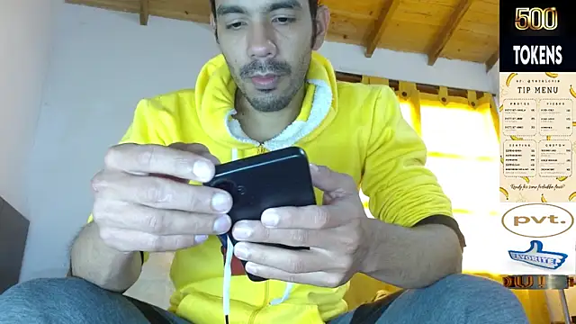 Snapshot of JohanyLatino chatting on May 18, 2026, 7:09 pm JohanyLatino online show from May 18, 2026, 7:09 pm