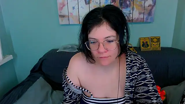 EverlyRays online show from March 22, 2026, 5:38 pm