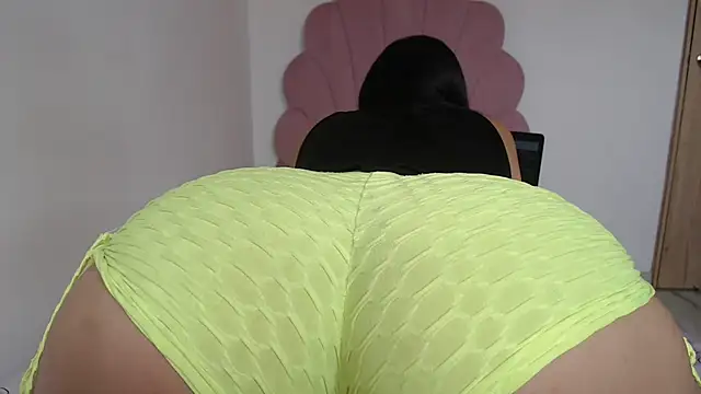 lady hot2xx online show from January 29, 2025, 8:04 pm