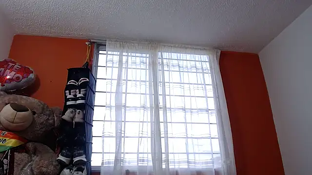 lady hot2xx online show from April 18, 2026, 10:10 pm