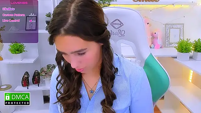  Eliizabeth  online show from September 22, 2025, 10:01 pm