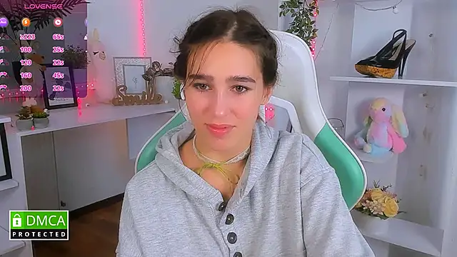  Eliizabeth  online show from October 13, 2025, 8:53 pm