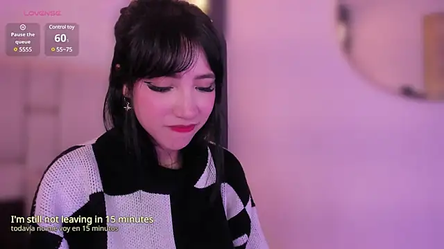 Snapshot of emma_woods_ chatting on December 13, 2024, 6:27 pm emma woods online show from December 13, 2024, 6:27 pm