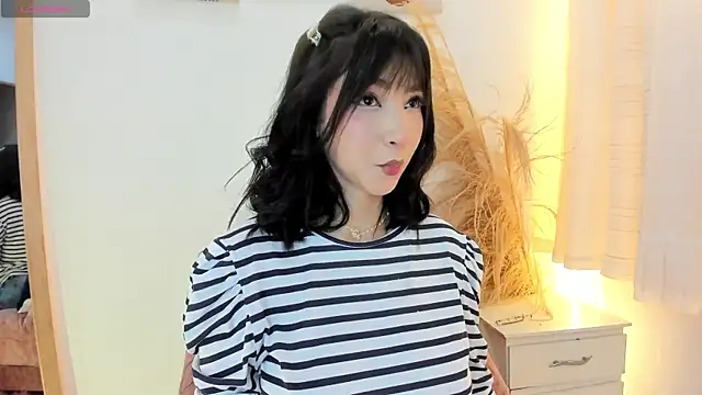 emma woods  online show from March 15, 2026, 12:27 am