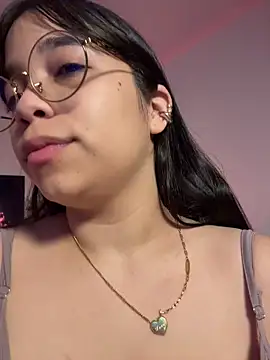 Snapshot of tati_reyess chatting on June 16, 2026, 11:35 am tati reyess online show from June 16, 2026, 11:35 am