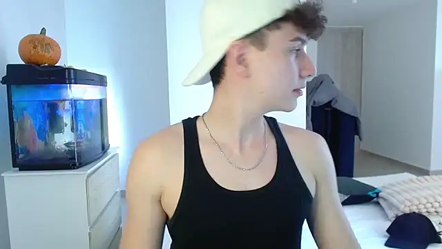 adrian morelly online show from October 28, 2025, 8:11 pm