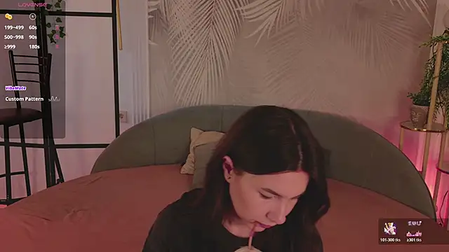 Marie Diaze online show from June 4, 2026, 5:13 am