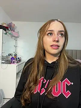 Natalia Suarez online show from April 22, 2026, 12:57 am