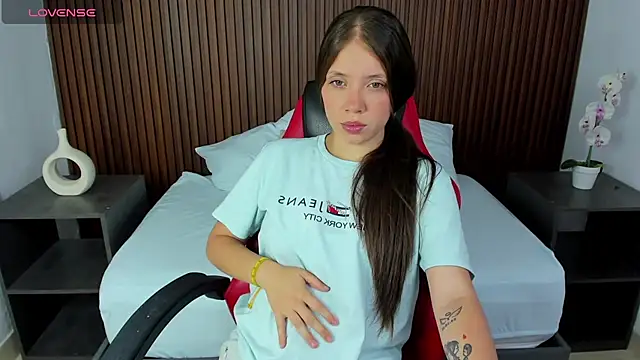 nataly rodri online show from February 13, 2025, 7:10 pm