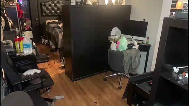 leanjamesdean online show from December 3, 2024, 2:14 am