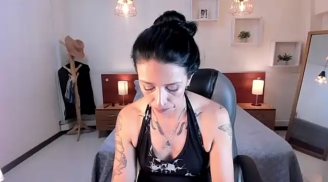 Kristen Garner online show from December 20, 2024, 8:34 pm