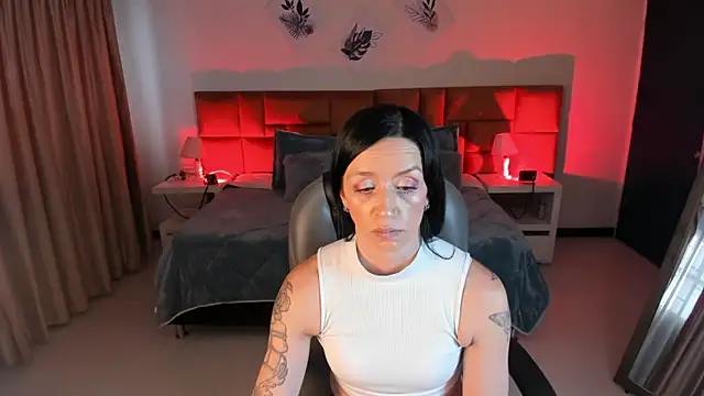 Kristen Garner online show from September 26, 2025, 8:13 pm