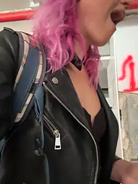 Snapshot of Dina-Light chatting on February 15, 2025, 2:44 pm Dina-Light online show from February 15, 2025, 2:44 pm