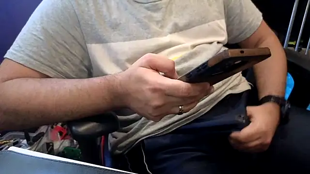 Sakhtlaundaz online show from April 3, 2026, 7:12 pm