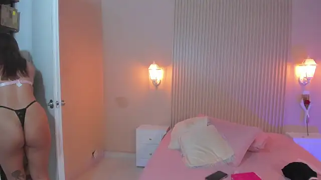 Snapshot of EmilyEvans7 chatting on September 28, 2025, 7:19 pm EmilyEvans7 online show from September 28, 2025, 7:19 pm