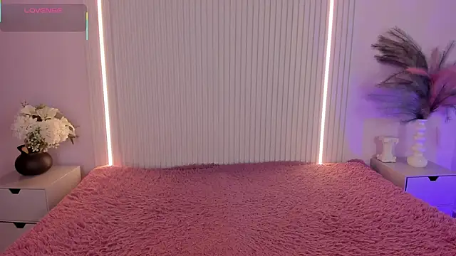 EmilyEvans7 online show from March 7, 2026, 9:23 pm