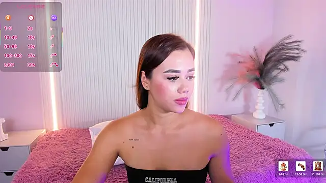 EmilyEvans7 online show from April 13, 2026, 7:41 pm