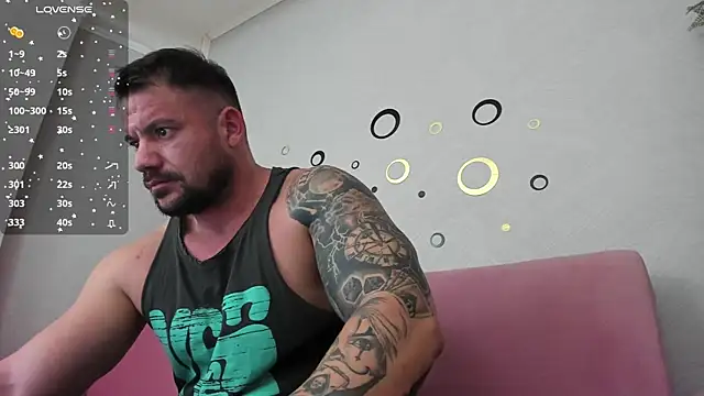 Snapshot of musclemonster31 chatting on January 25, 2025, 9:35 pm musclemonster31 online show from January 25, 2025, 9:35 pm