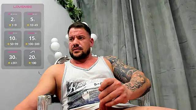 Snapshot of musclemonster31 chatting on February 11, 2025, 8:48 am musclemonster31 online show from February 11, 2025, 8:48 am