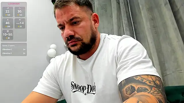 Snapshot of musclemonster31 chatting on February 15, 2025, 10:44 am musclemonster31 online show from February 15, 2025, 10:44 am