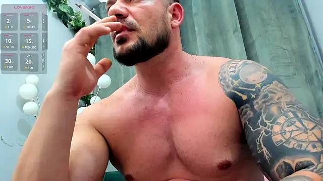 Snapshot of musclemonster31 chatting on February 17, 2025, 2:53 am musclemonster31 online show from February 17, 2025, 2:53 am