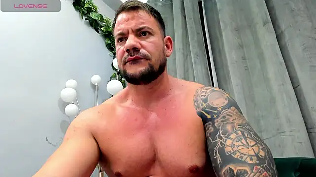 Snapshot of musclemonster31 chatting on February 17, 2025, 10:14 pm musclemonster31 online show from February 17, 2025, 10:14 pm