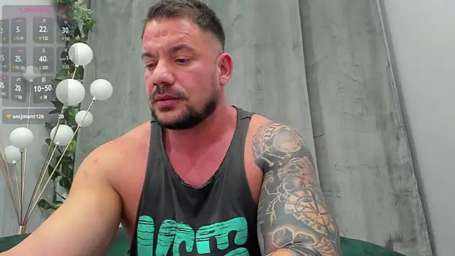 Snapshot of musclemonster31 chatting on February 23, 2025, 8:28 am musclemonster31 online show from February 23, 2025, 8:28 am
