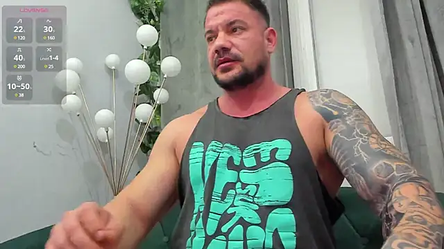 Snapshot of musclemonster31 chatting on February 26, 2025, 6:15 am musclemonster31 online show from February 26, 2025, 6:15 am