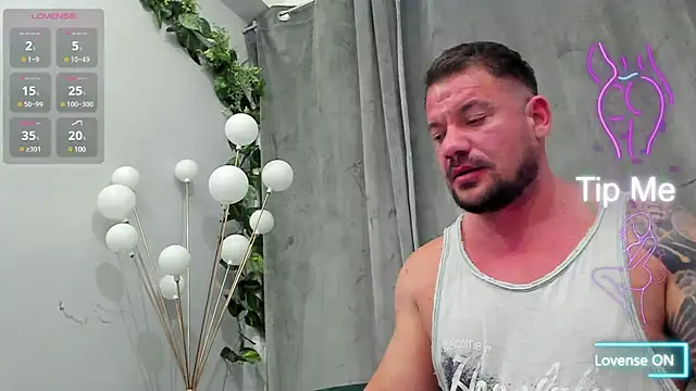 Snapshot of musclemonster31 chatting on March 9, 2025, 10:52 pm musclemonster31 online show from March 9, 2025, 10:52 pm