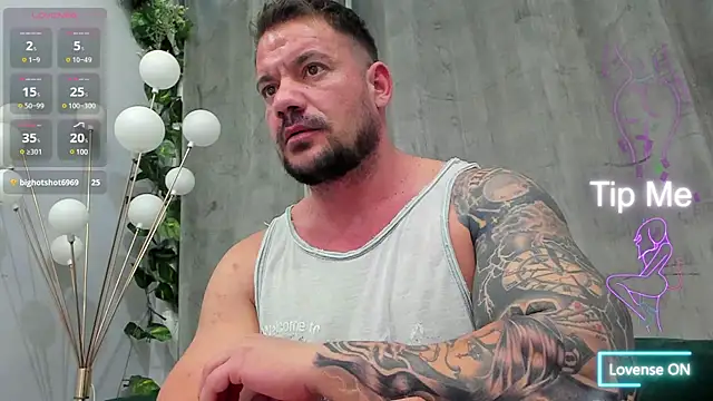 Snapshot of musclemonster31 chatting on March 11, 2025, 1:16 am musclemonster31 online show from March 11, 2025, 1:16 am