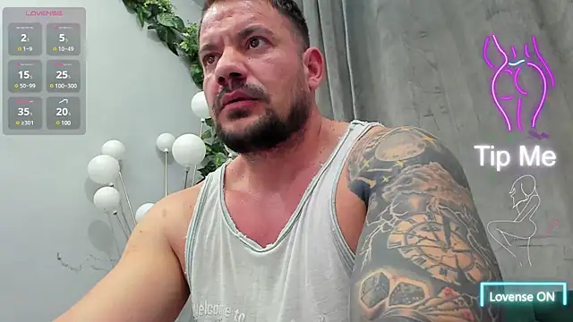 Snapshot of musclemonster31 chatting on March 13, 2025, 1:54 am musclemonster31 online show from March 13, 2025, 1:54 am