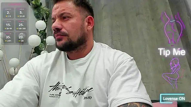 Snapshot of musclemonster31 chatting on March 15, 2025, 10:33 pm musclemonster31 online show from March 15, 2025, 10:33 pm