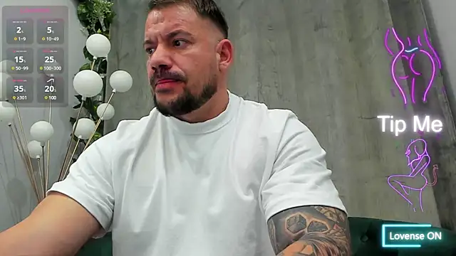 Snapshot of musclemonster31 chatting on March 16, 2025, 10:09 pm musclemonster31 online show from March 16, 2025, 10:09 pm