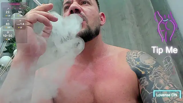 Snapshot of musclemonster31 chatting on March 17, 2025, 1:14 am musclemonster31 online show from March 17, 2025, 1:14 am