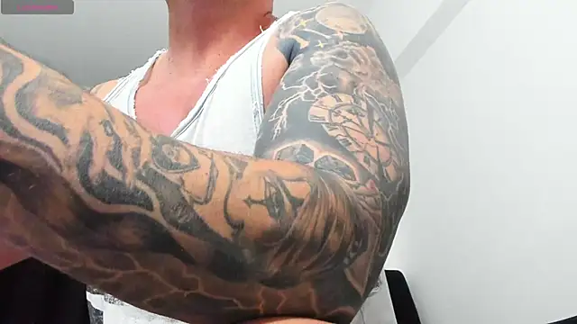 Snapshot of musclemonster31 chatting on September 8, 2025, 7:13 pm musclemonster31 online show from September 8, 2025, 7:13 pm