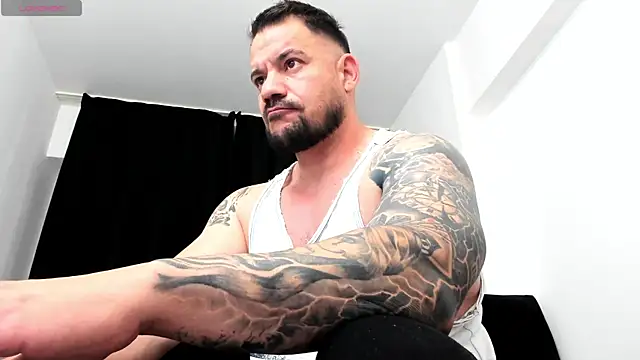 Snapshot of musclemonster31 chatting on October 4, 2025, 8:07 pm musclemonster31 online show from October 4, 2025, 8:07 pm