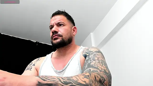 Snapshot of musclemonster31 chatting on October 19, 2025, 8:09 pm musclemonster31 online show from October 19, 2025, 8:09 pm